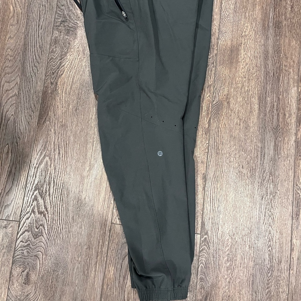 Men’s large Lululemon joggers